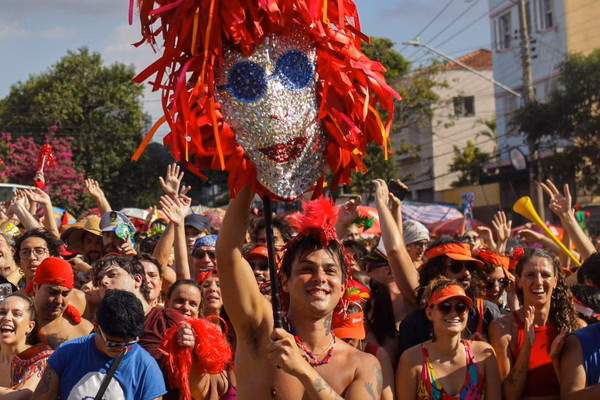 Partiu bloquinho? Saiba como não cair em golpes no Carnaval