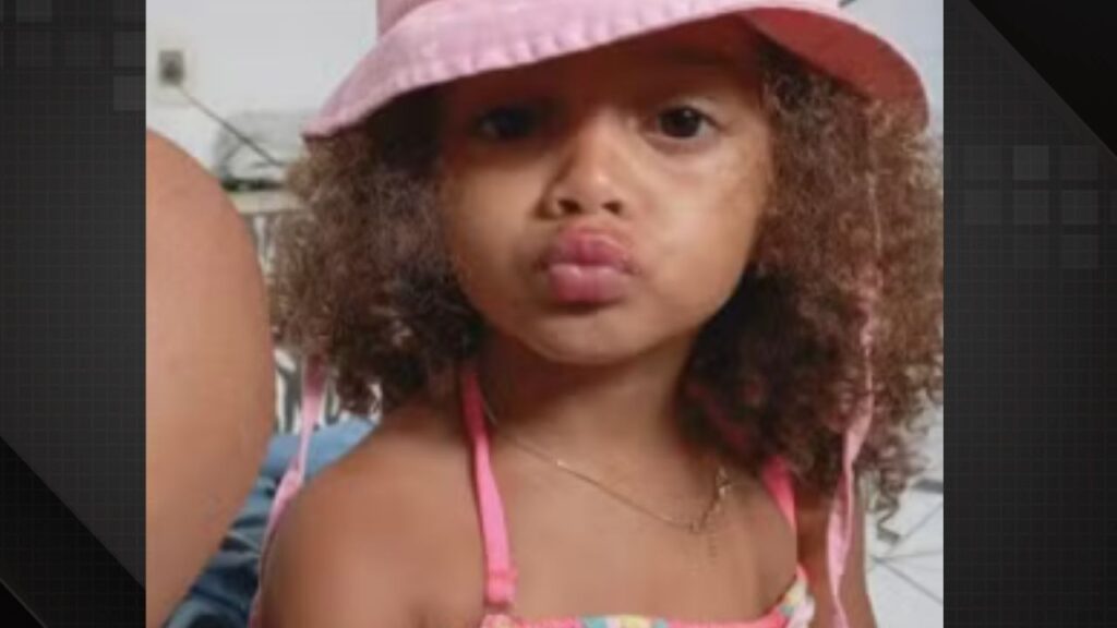Menina de 3 anos melhora após queda em escola de São Gonçalo