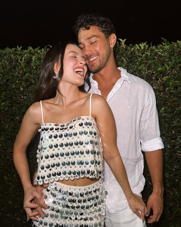 Larissa Manoela mostra treino com marido e censura detalhe inusitado