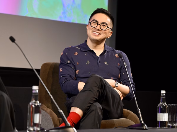 Ator chama vice-presidente dos EUA de “assassino de papas” e web reage