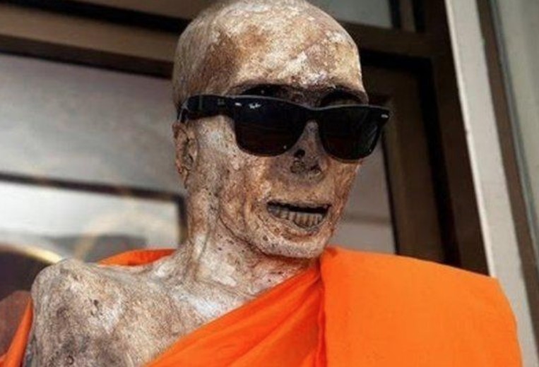 Atração turística bizarra no Japão exibe monges mumificados ainda em vida