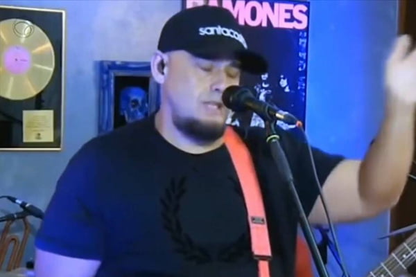 Briga de Digão com fã foi motivada por política? Músico explica