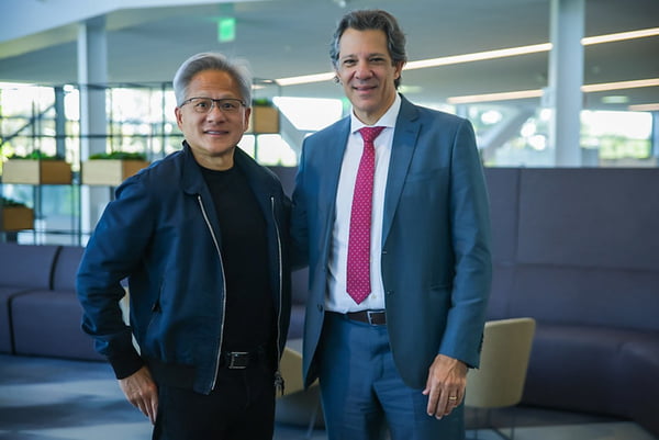 Haddad volta ao Brasil sob expectativa da MP que desonera data centers