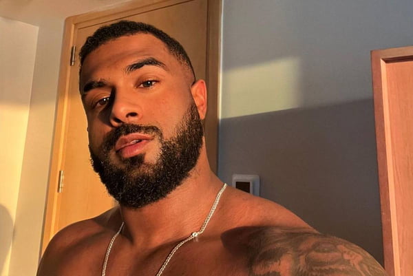 Vídeo: Baco Exu do Blues detona Virginia e critica apostas em show