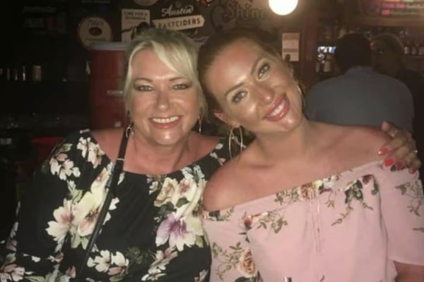 “É só drama”: jovem descobre câncer sozinha após ser piada de médicos