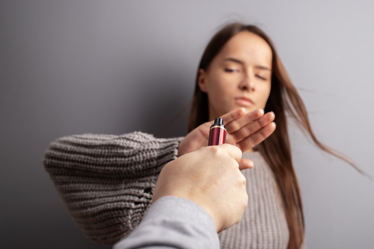 Fuma vape? Saiba quais são os riscos de usar cigarros eletrônicos