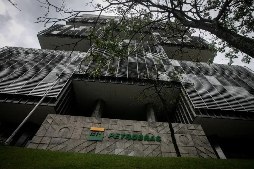 Petrobras: empregados farão nova  greve de advertência por corte de custos e teletrabalho