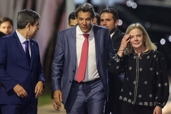 Fazenda espera “convencer” líderes e avançar com alternativas ao IOF