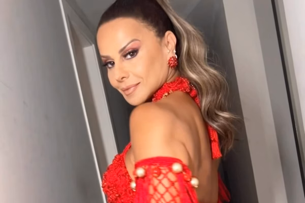 Viviane Araújo comenta escolha de Virginia como rainha da Grande Rio