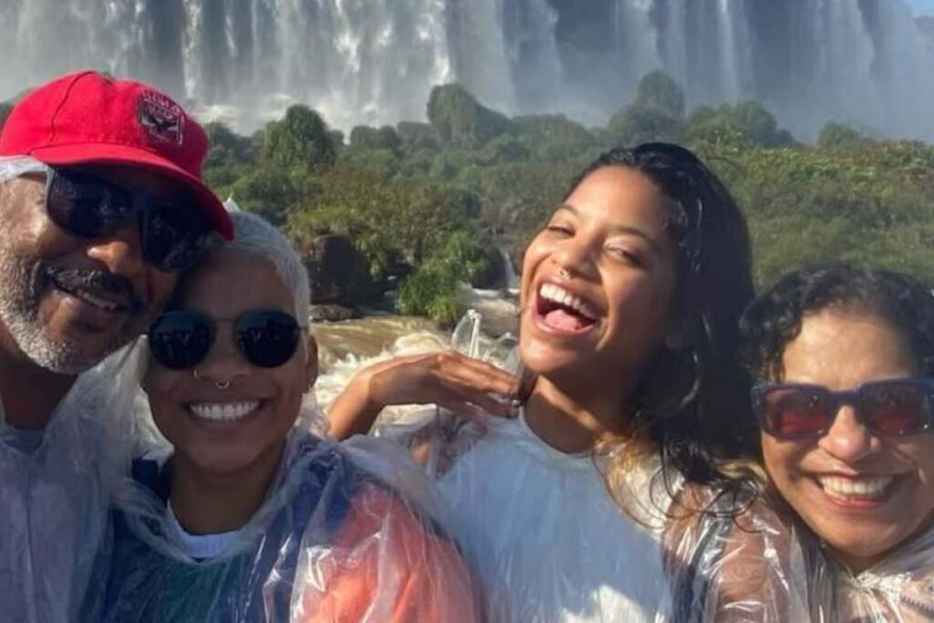 “Algum dia a saudade vai diminuir?”, diz pai de Juliana Marins em velório