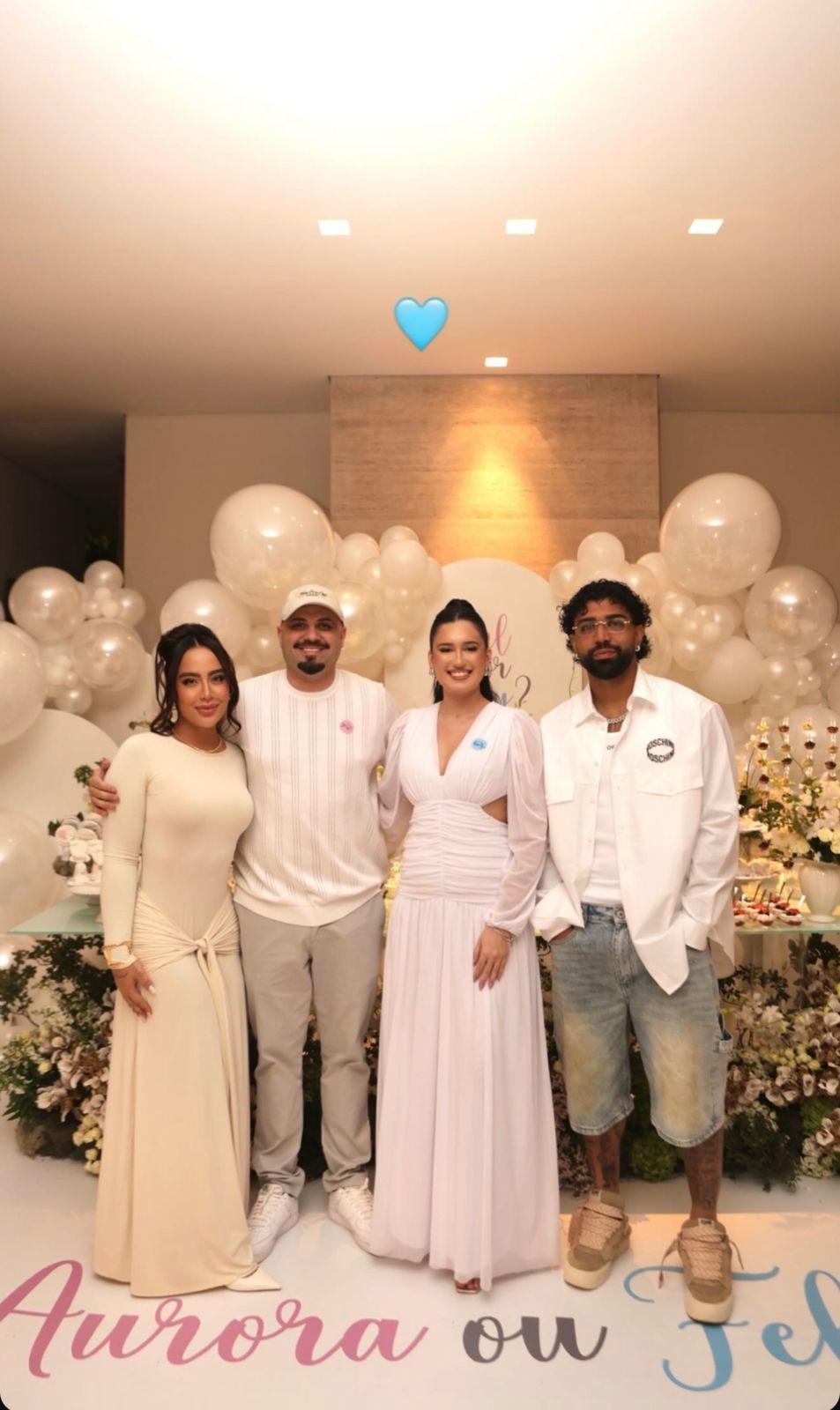 Gabigol posta com Rafaella em chá revelação de filho do primo, que aconteceu em sua mansão